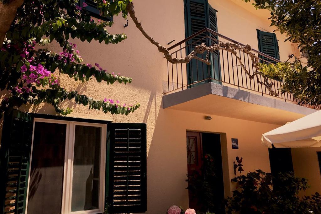 Apartments And Rooms Tomas Podstrana Exterior foto
