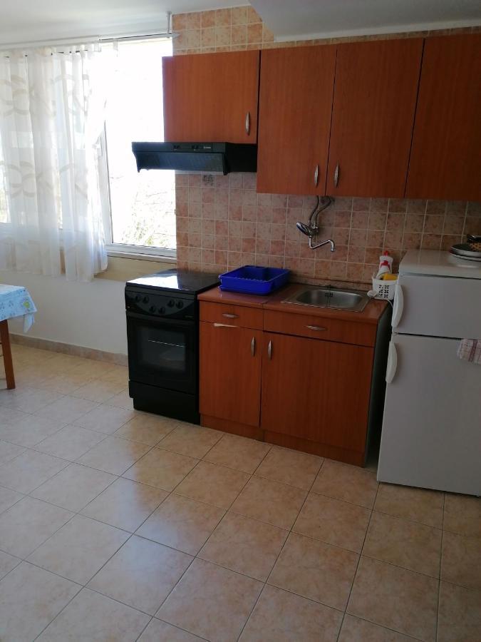 Apartments And Rooms Tomas Podstrana Exterior foto